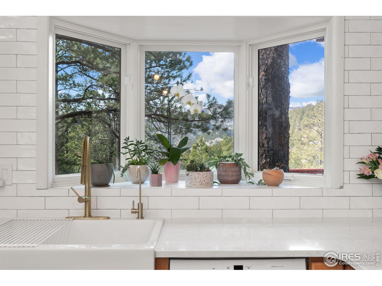 661 Peakview Road Boulder, CO 80302 - Photo 4 of 39 Mountain views from the kitchen bay window