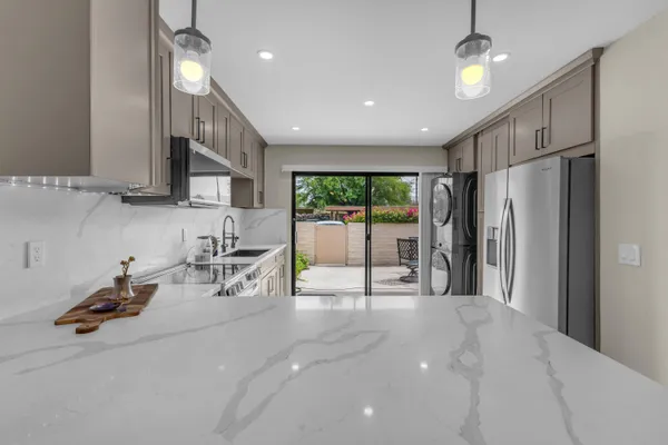 $455,000 | 5803 Los Santos Drive, Unit 19, Palm Springs, CA 92264