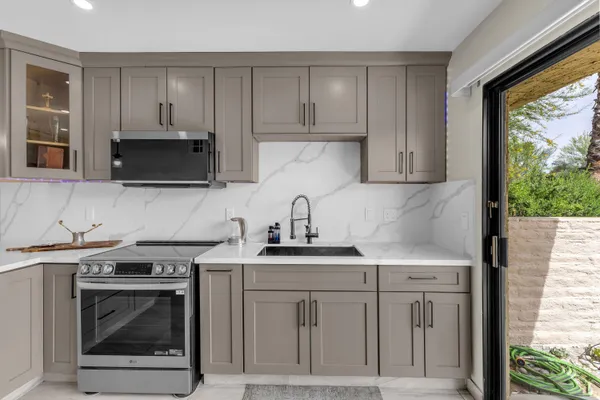 $455,000 | 5803 Los Santos Drive, Unit 19, Palm Springs, CA 92264