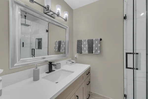 $455,000 | 5803 Los Santos Drive, Unit 19, Palm Springs, CA 92264