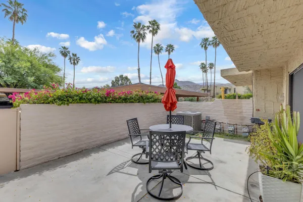 $455,000 | 5803 Los Santos Drive, Unit 19, Palm Springs, CA 92264