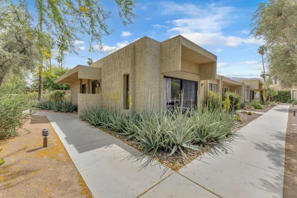 $455,000 | 5803 Los Santos Drive, Unit 19, Palm Springs, CA 92264