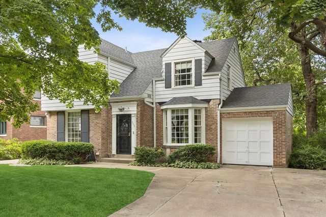 $575,000 | 253 Northwood Road, Riverside, IL 60546