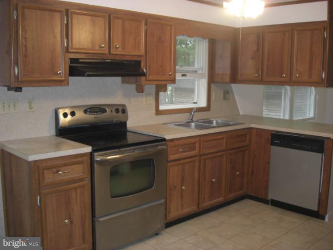 4174 Louisville Road Finksburg, MD 21048 - Photo 5 of 15 Kitchen