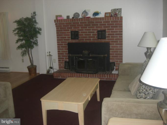 4174 Louisville Road Finksburg, MD 21048 - Photo 6 of 15 Living Room