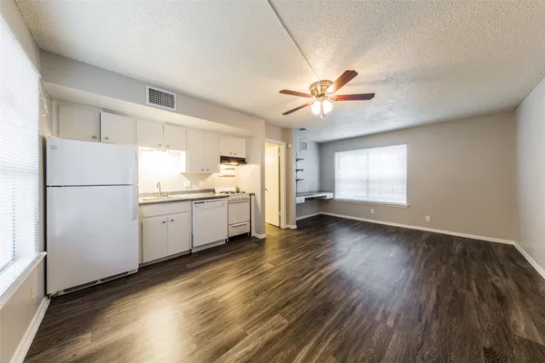 $1,125 | 3101 Tom Green Street, Unit 102, Austin, TX 78705