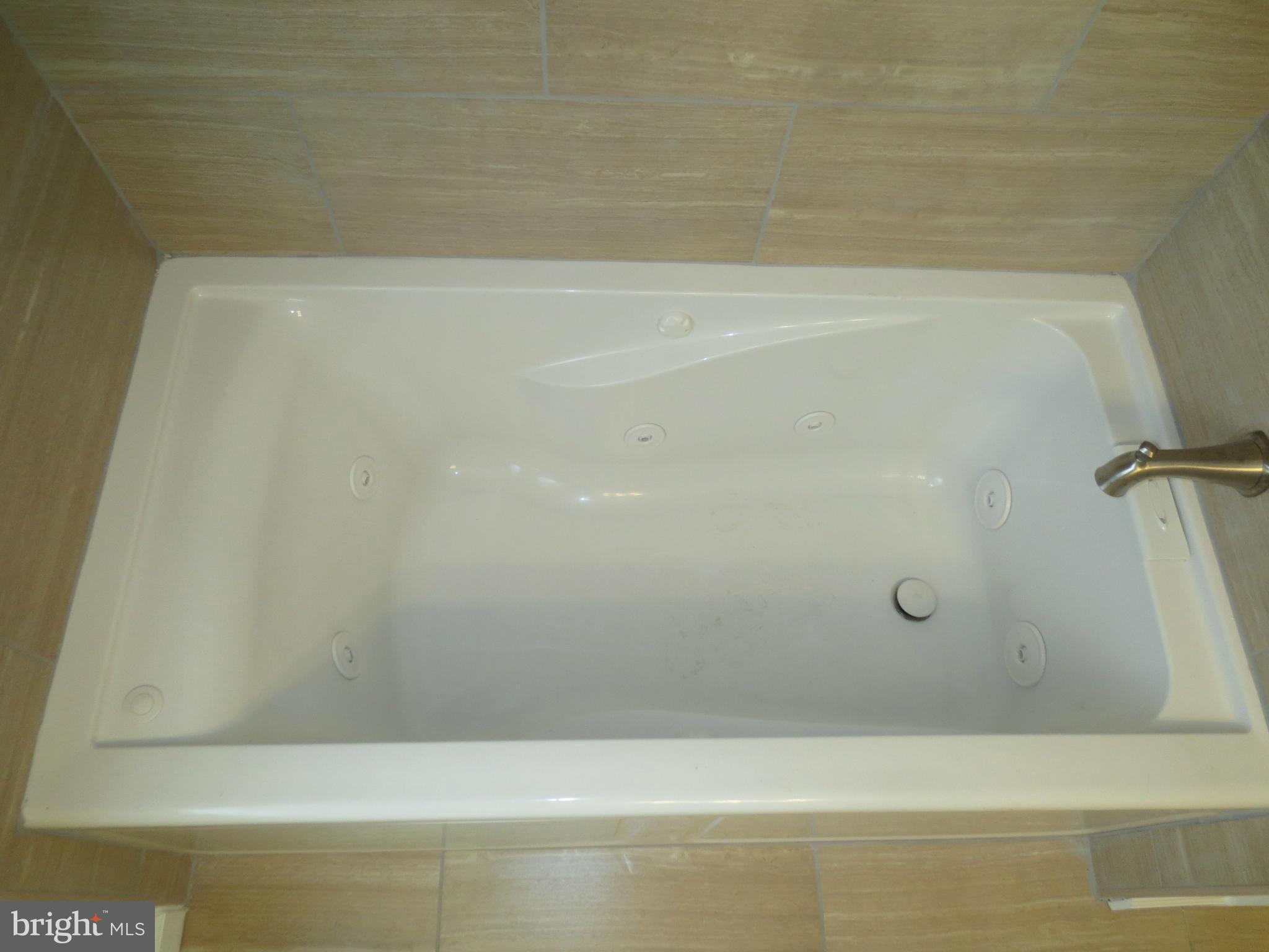 1503 Gleneagle Road Baltimore, MD 21239 - Photo 4 of 26 New Jetted Tub