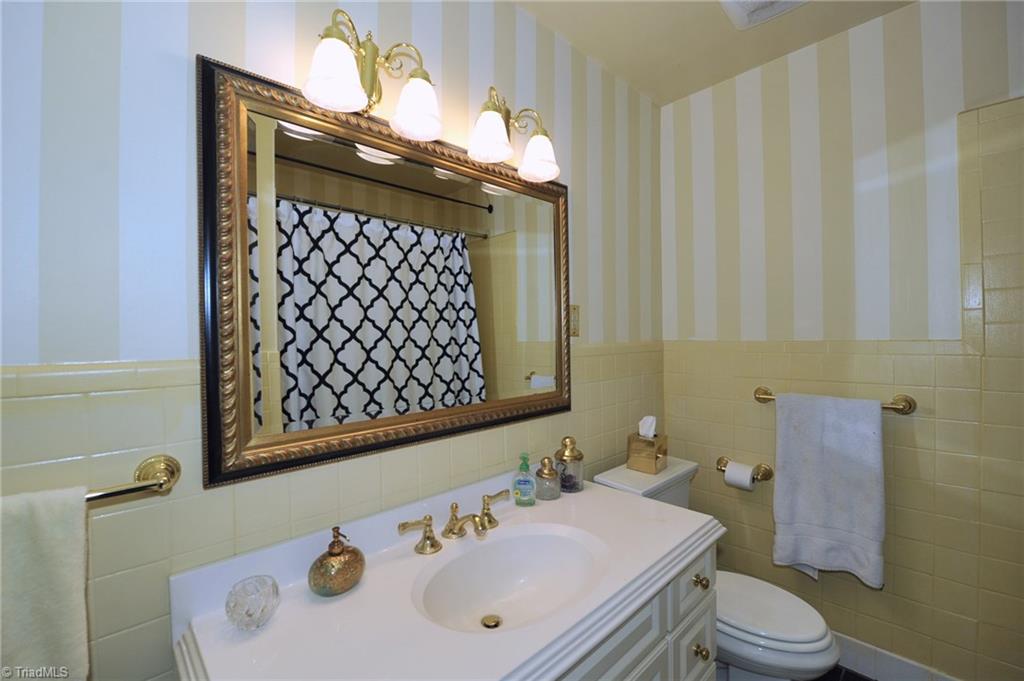 1616 Reynolda Road Winston-Salem, NC 27104 - Photo 12 of 21 Gallery Image 12