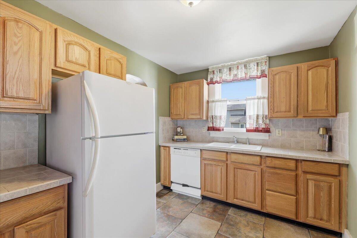 2955 Mechanicsburg Road Springfield, OH 45503 - Photo 7 of 55 38-Kitchen