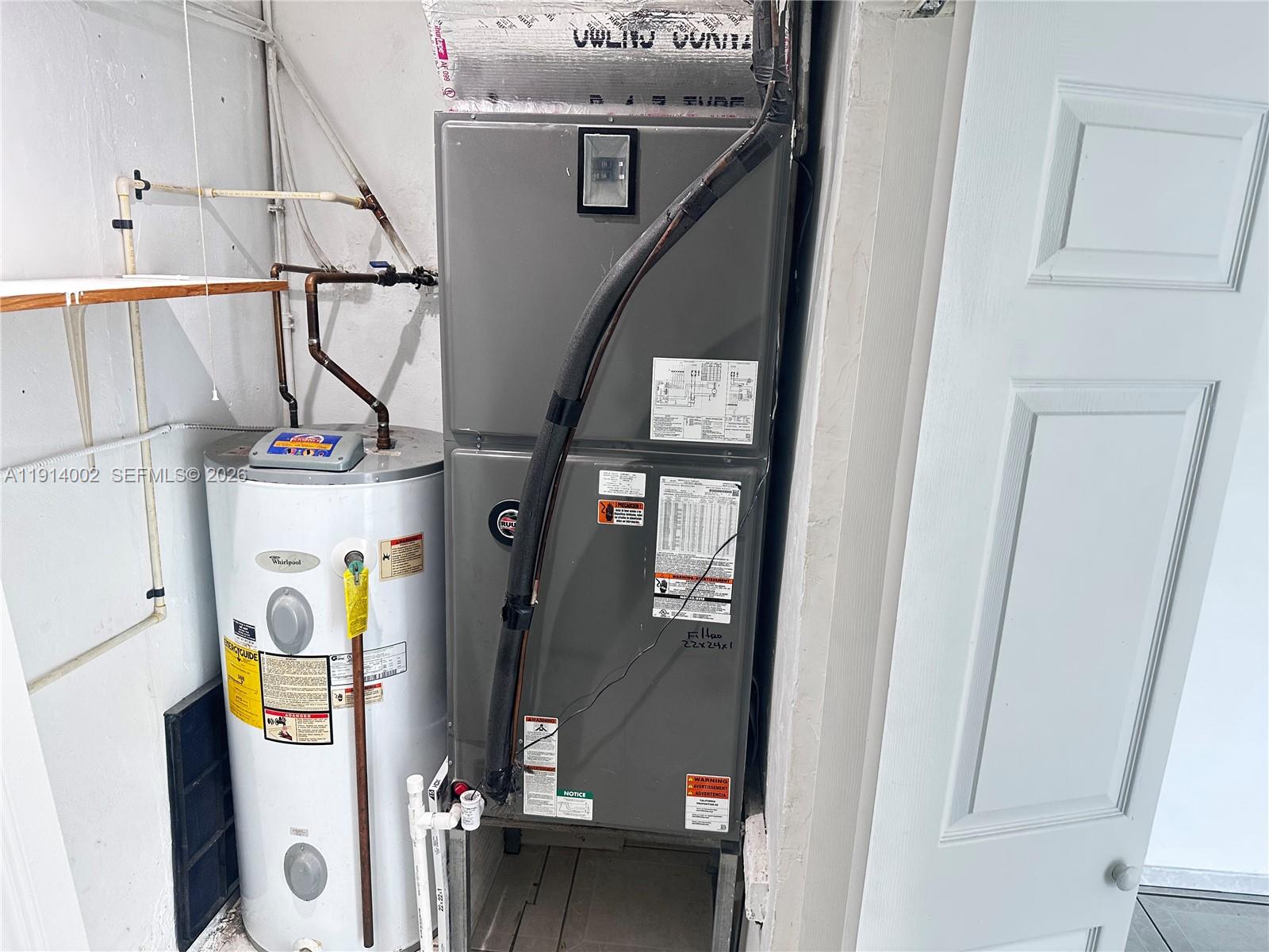 2914 Southwest 92nd Court Miami, FL 33165 - Photo 13 of 39