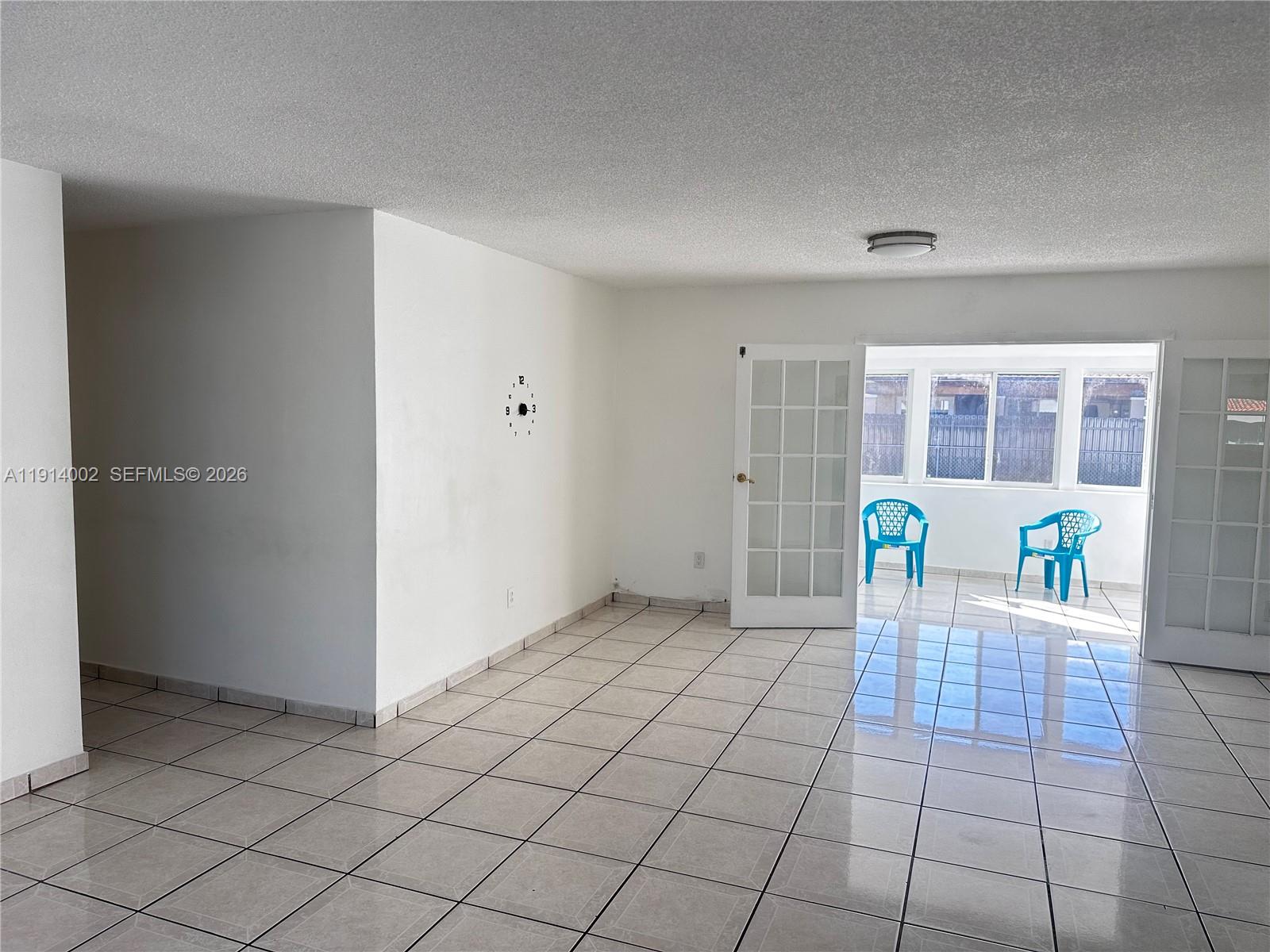 2914 Southwest 92nd Court Miami, FL 33165 - Photo 2 of 39 Living room