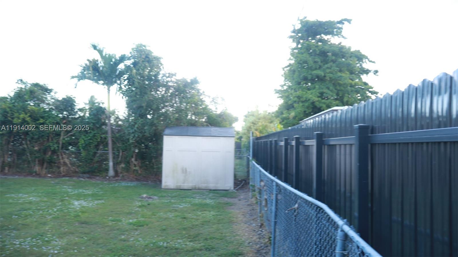 2914 Southwest 92nd Court Miami, FL 33165 - Photo 34 of 37 a backyard of a house