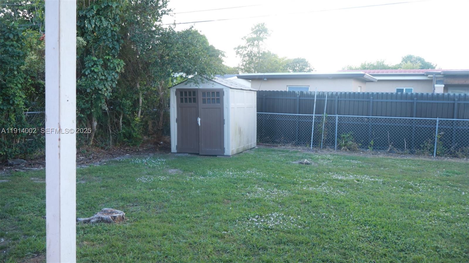 2914 Southwest 92nd Court Miami, FL 33165 - Photo 37 of 37 a view of a backyard