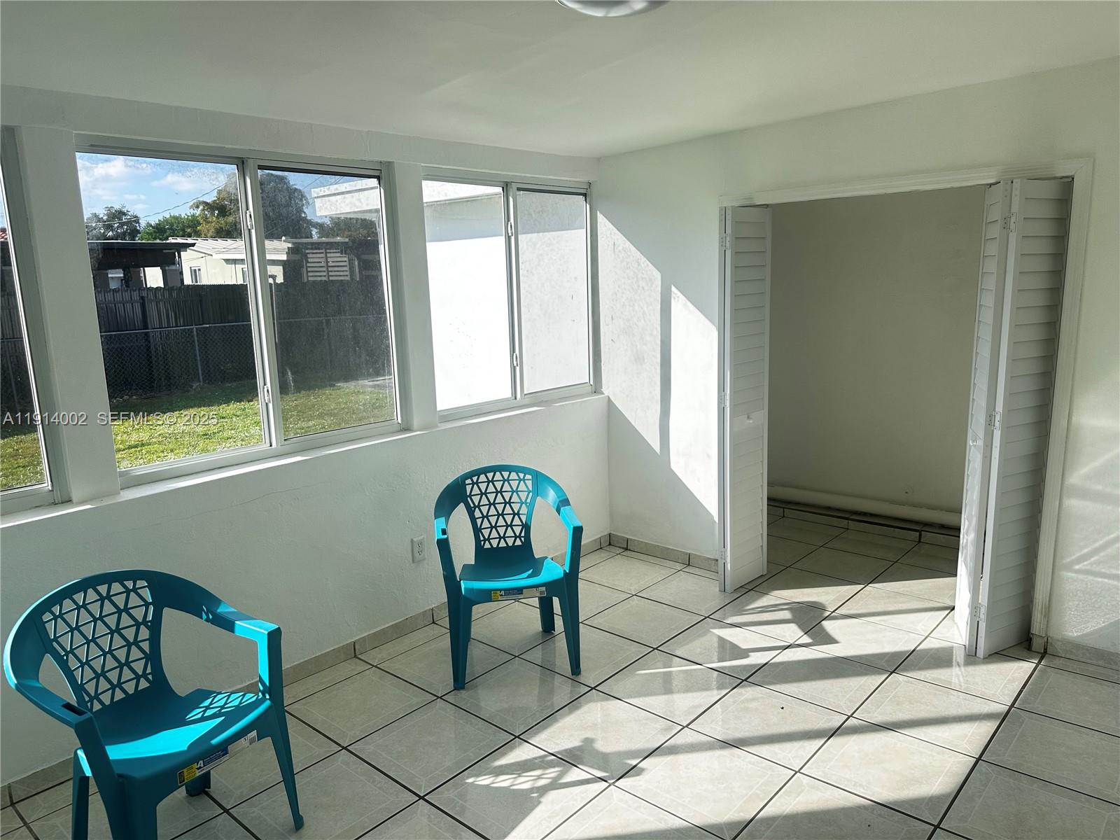 2914 Southwest 92nd Court Miami, FL 33165 - Photo 6 of 37