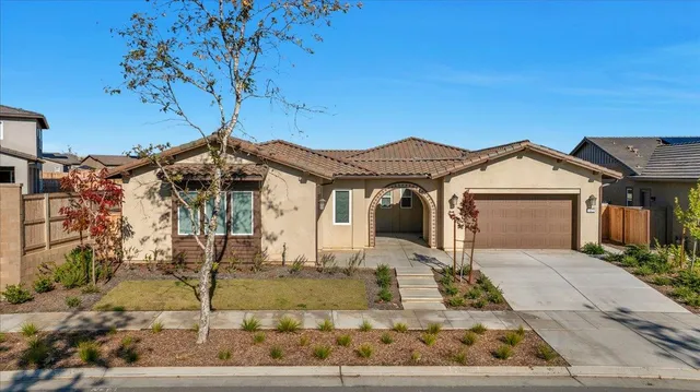 $875,000 | 1023 Beaver Pond Loop, Madera, CA 93636