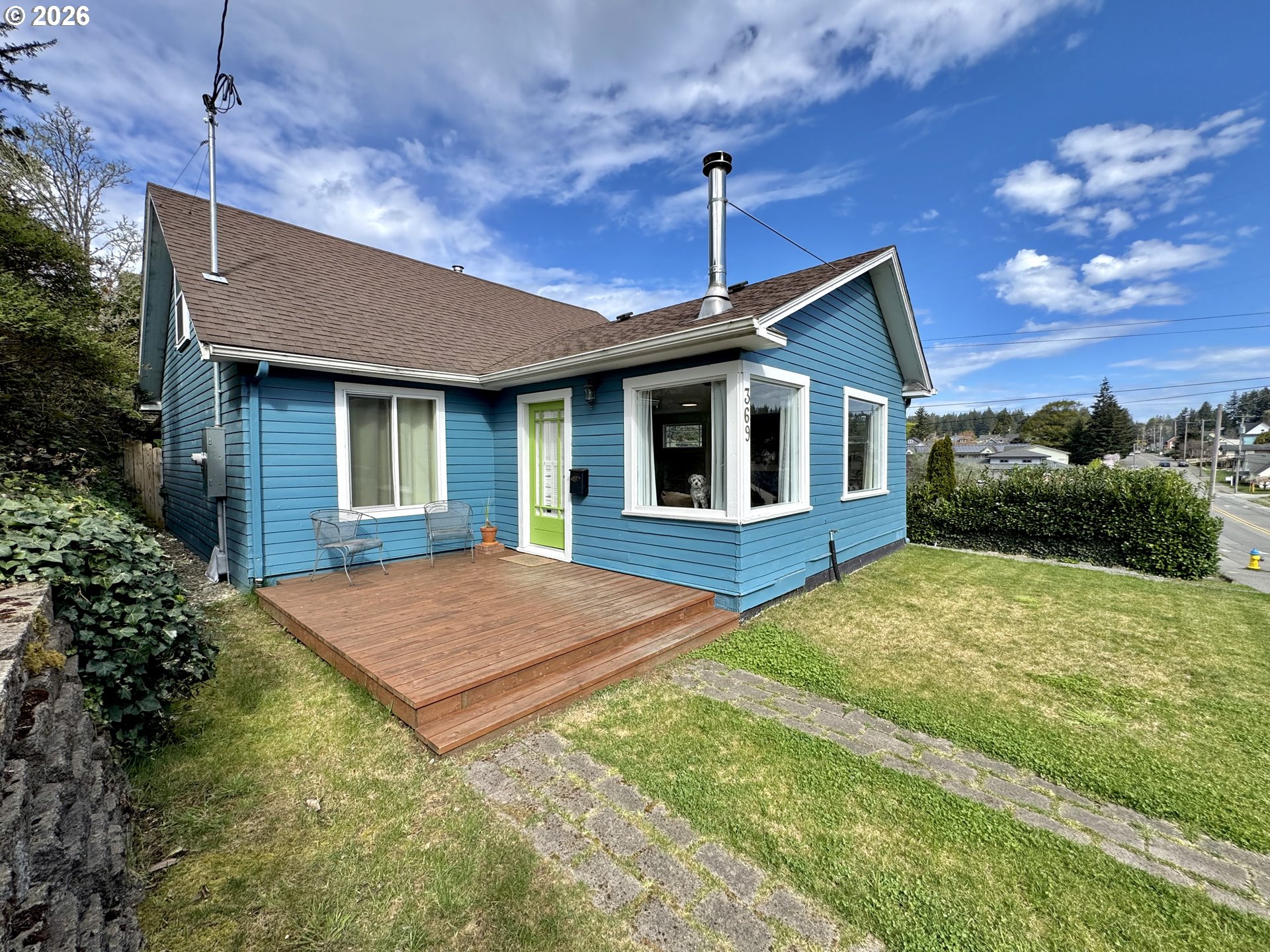 369 South 10th Street Coos Bay, OR 97420 - Photo 3 of 48