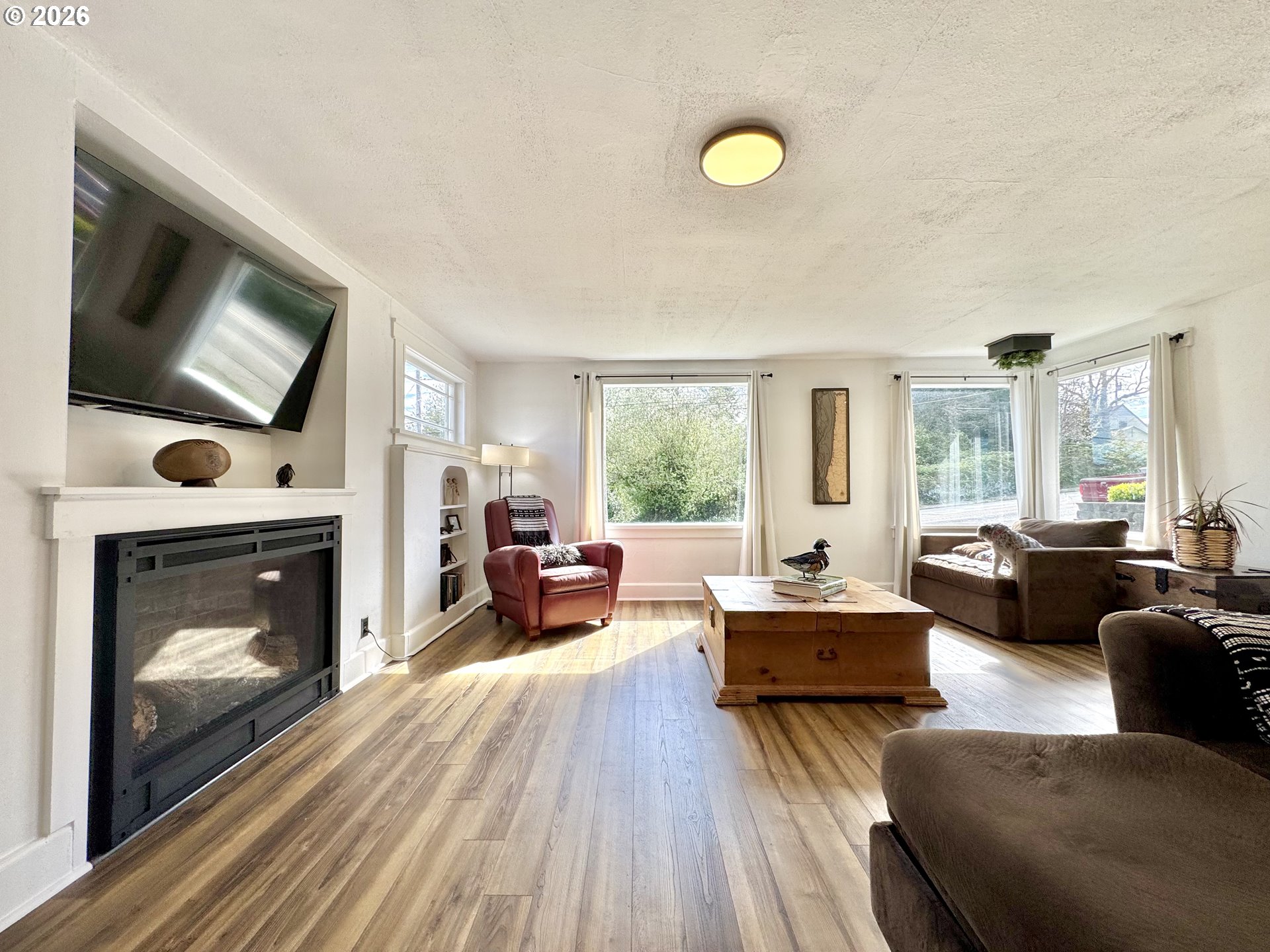 369 South 10th Street Coos Bay, OR 97420 - Photo 7 of 48