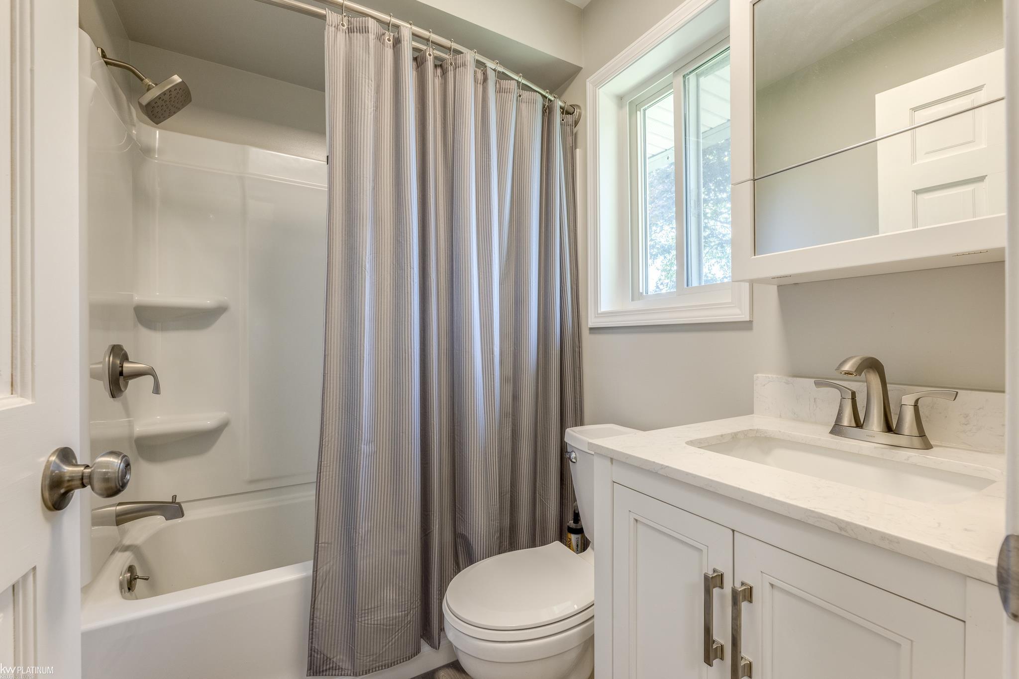7337 Frith Road St. Clair, MI 48079 - Photo 10 of 41