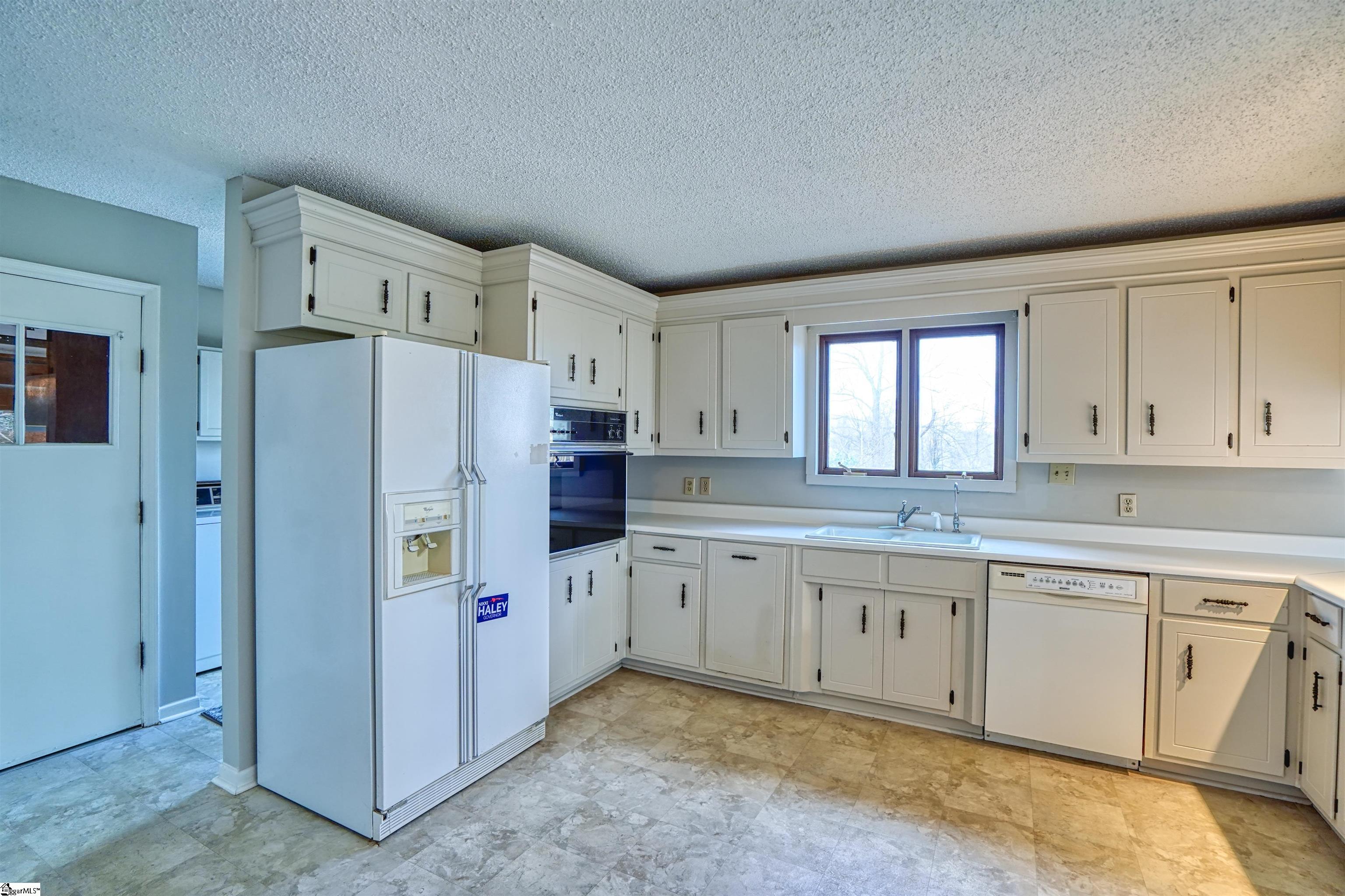 103 Riveredge Drive Moore, SC 29369 - Photo 6 of 36