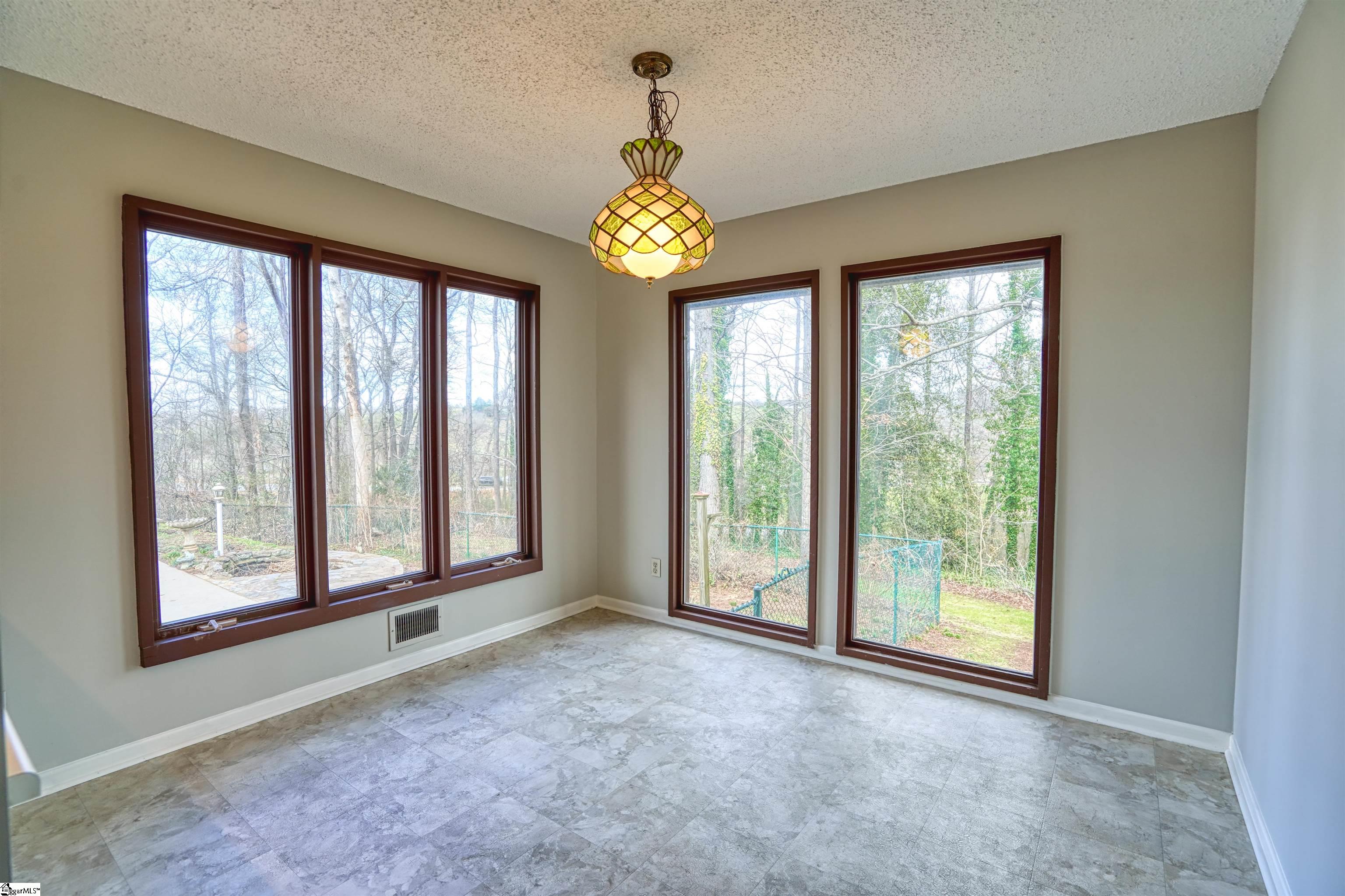 103 Riveredge Drive Moore, SC 29369 - Photo 10 of 36