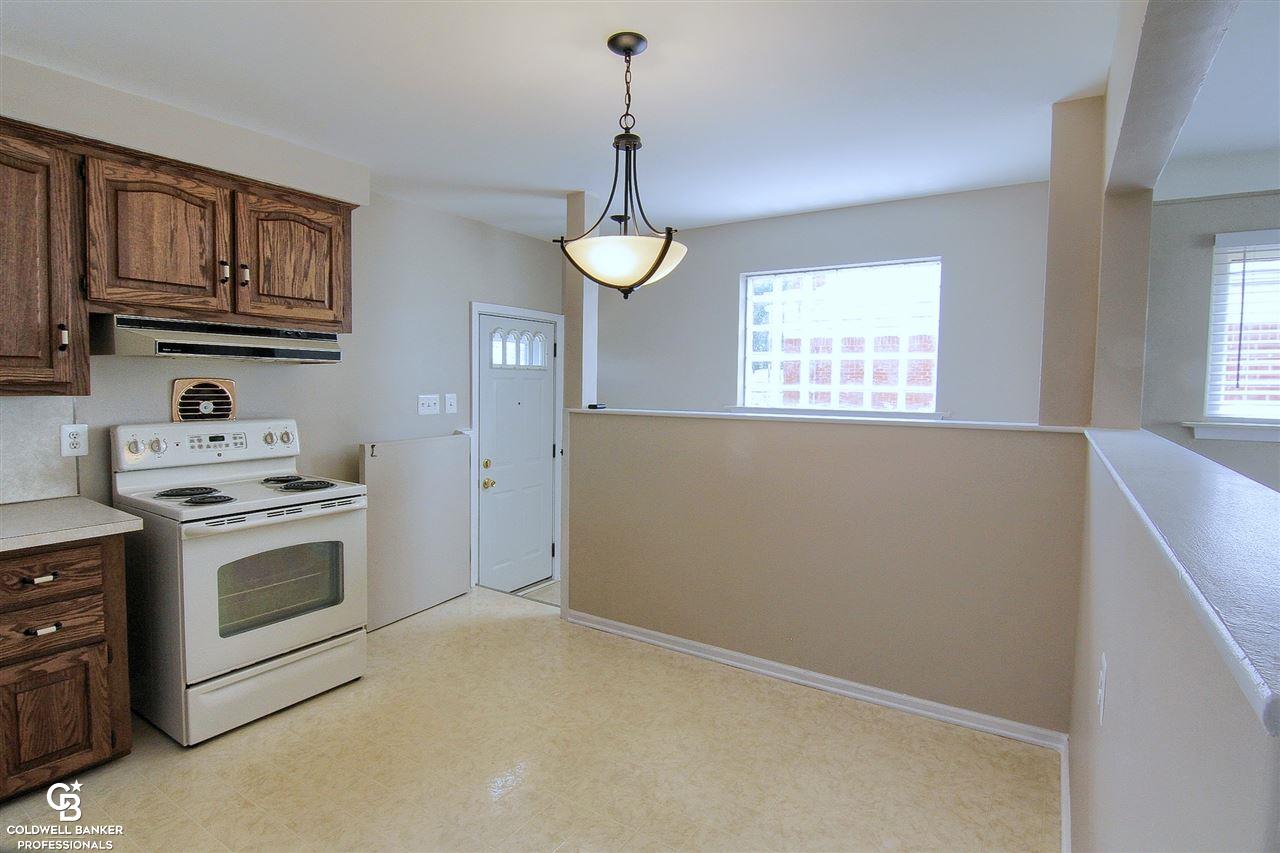 24686 Roxana Avenue Eastpointe, MI 48021 - Photo 11 of 30 31382913-10.JPG