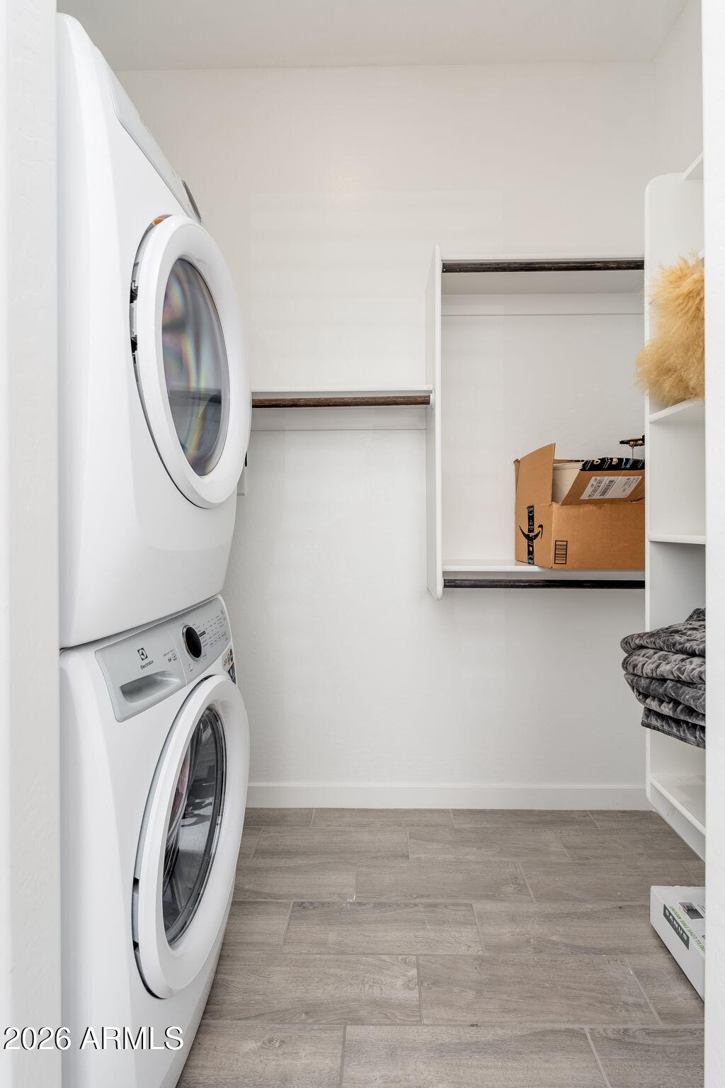 3272 West Peak View Road Phoenix, AZ 85083 - Photo 29 of 47 a utility room with dryer and washer