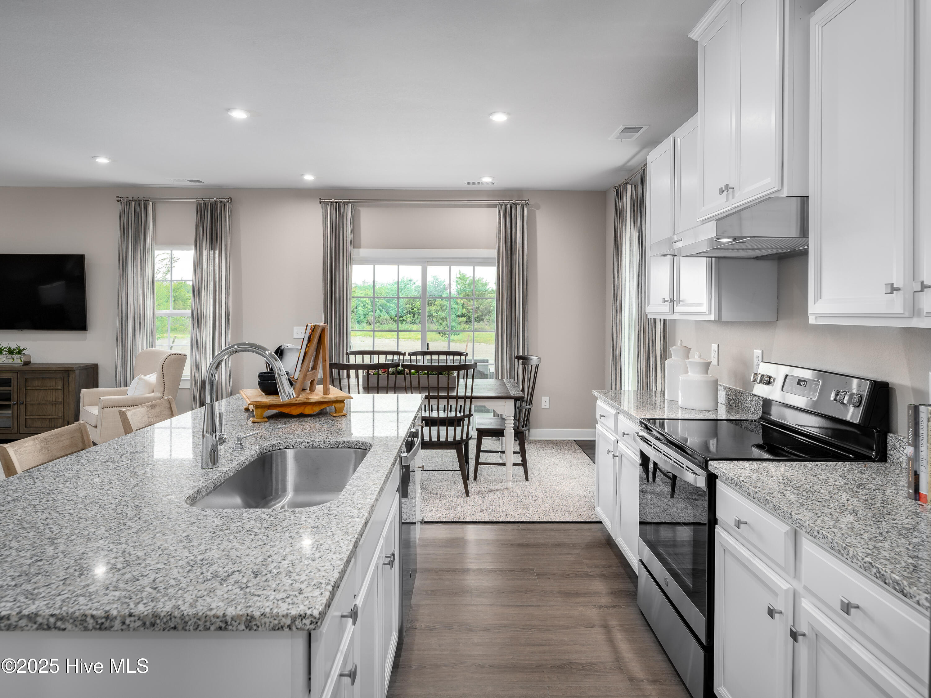 4033 Farmfield Drive Navassa, NC 28451 - Photo 6 of 35 DSC_0787-Edit