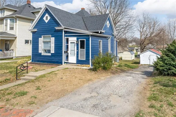 $159,900 | 3111 Lafayette Street, St. Joseph, MO 64507
