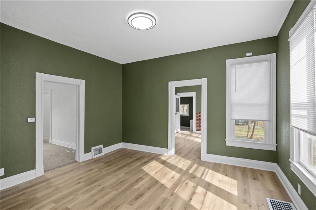 3111 Lafayette Street St. Joseph, MO 64507 - Photo 5 of 33