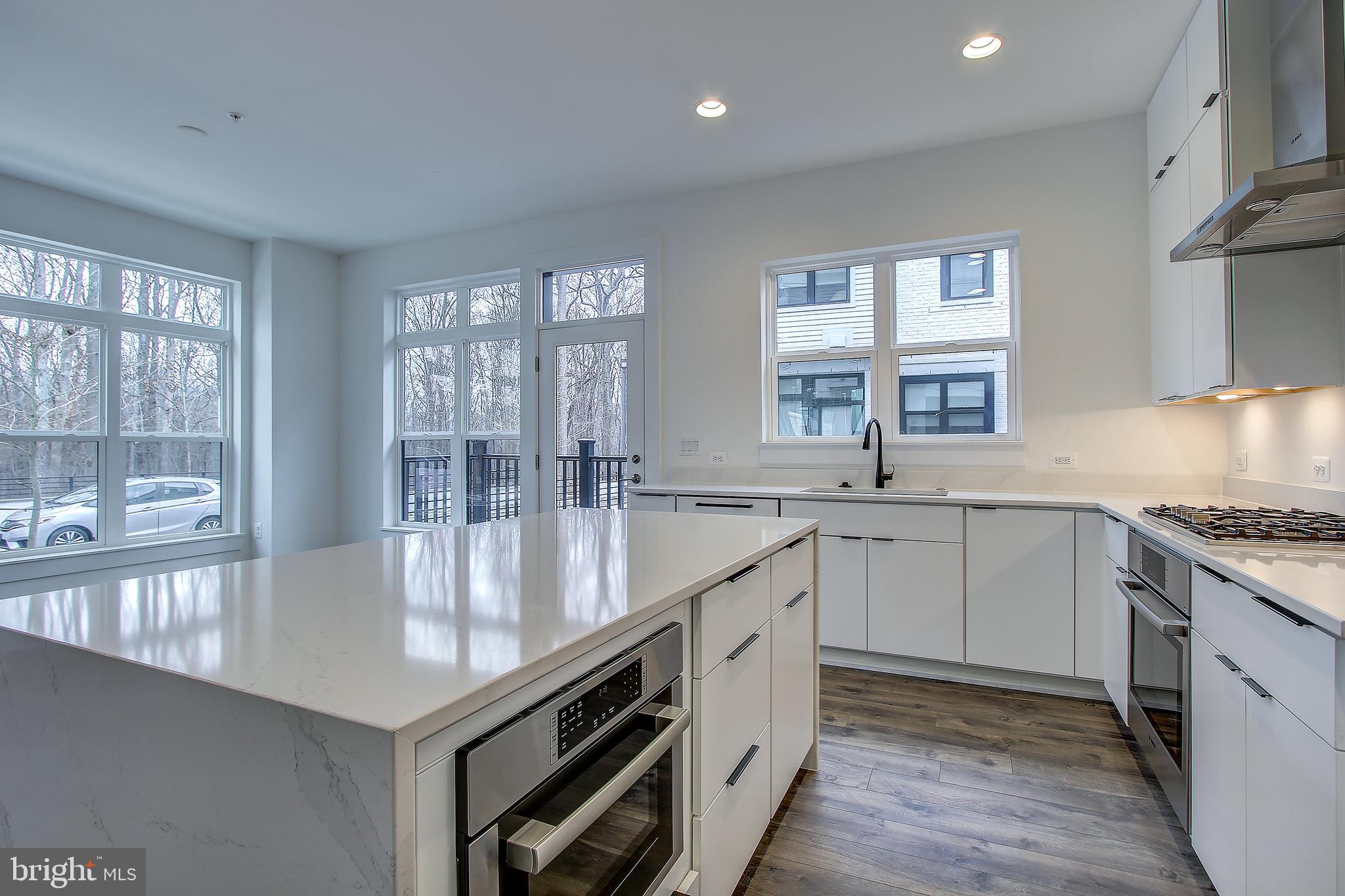 11320 Emerald Park Road Potomac, MD 20854 - Photo 12 of 43