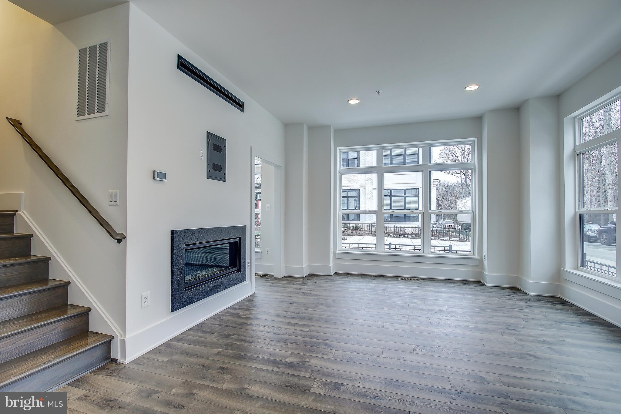 11320 Emerald Park Road Potomac, MD 20854 - Photo 13 of 43