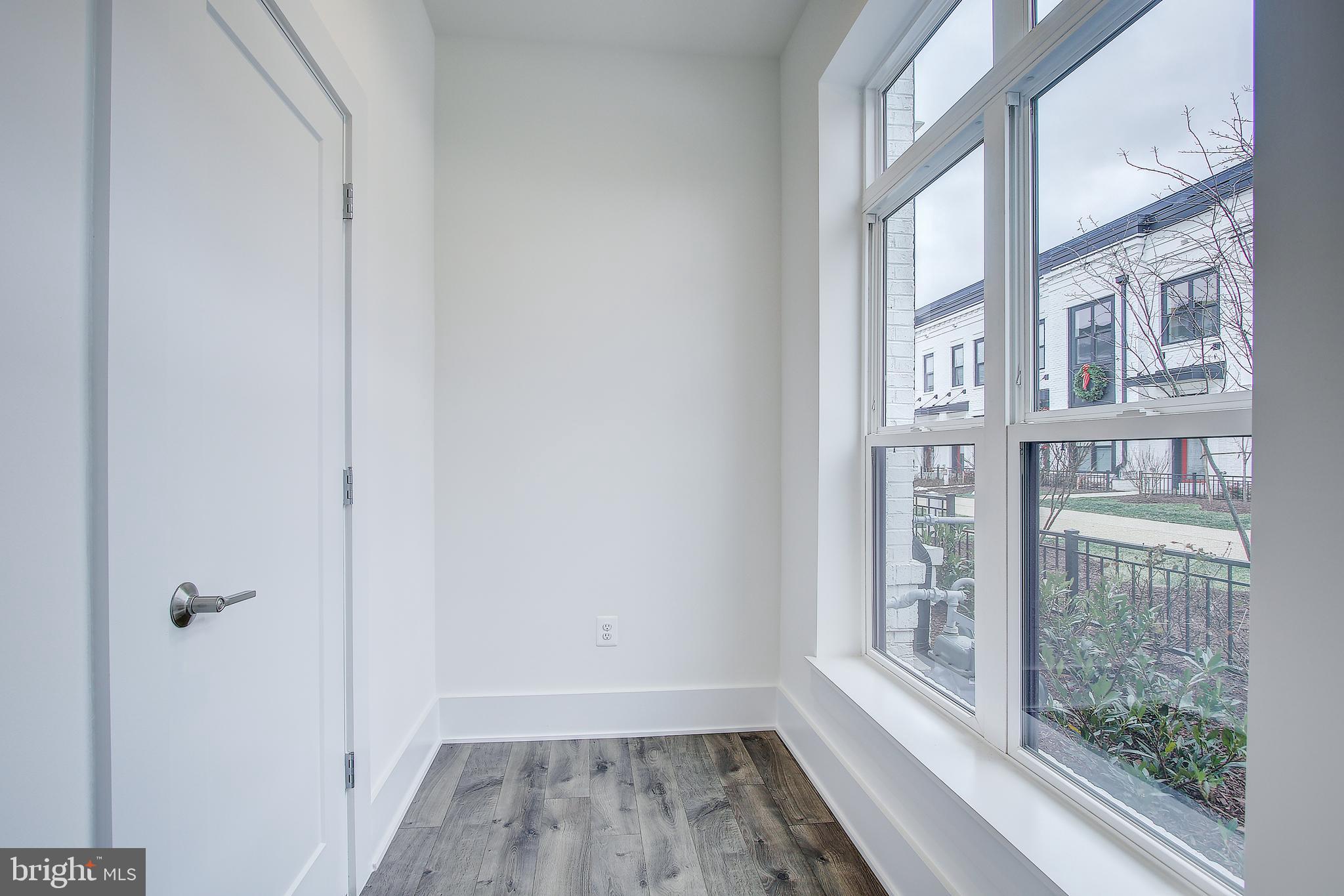 11320 Emerald Park Road Potomac, MD 20854 - Photo 19 of 43