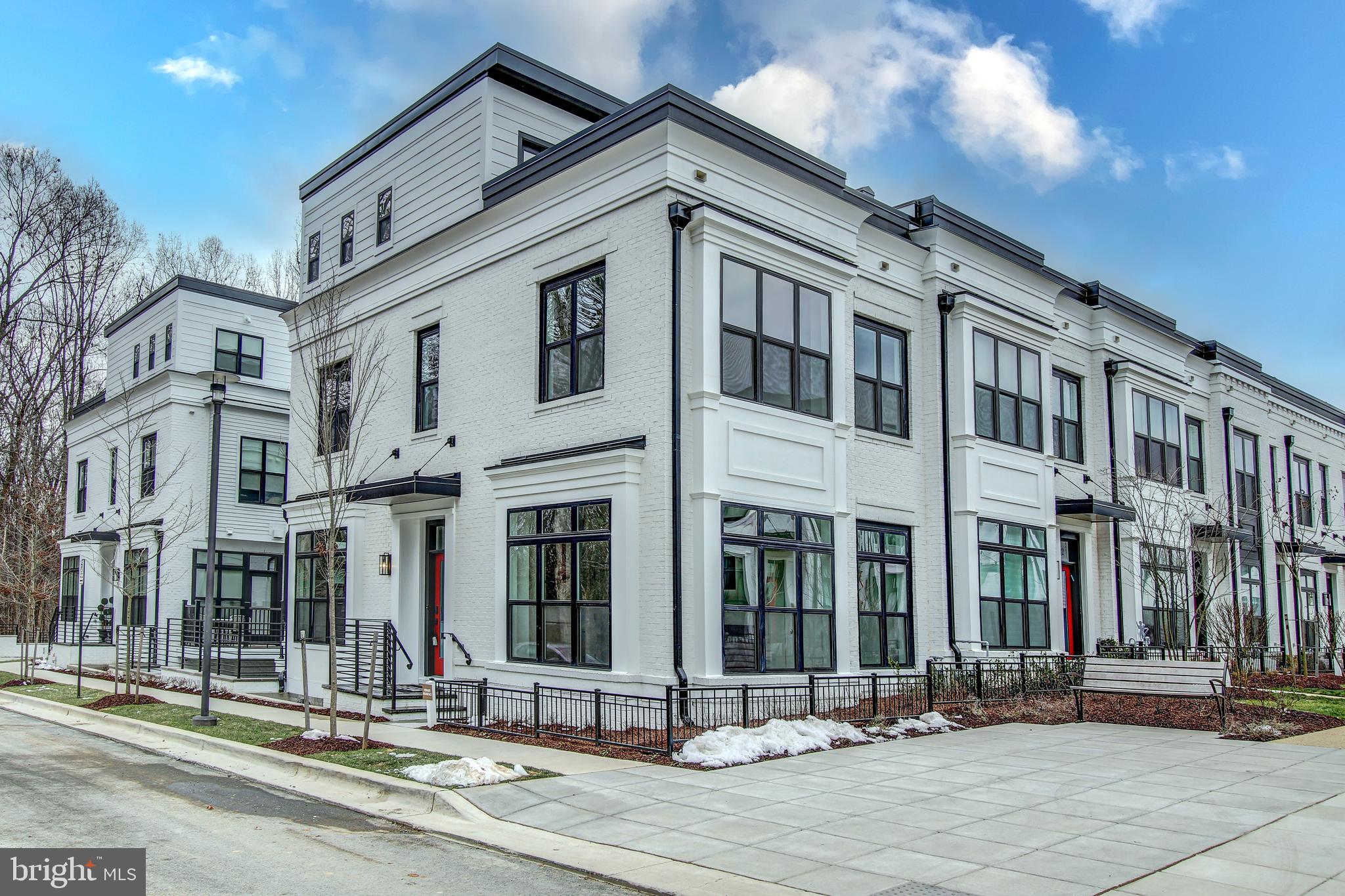 11320 Emerald Park Road Potomac, MD 20854 - Photo 2 of 43