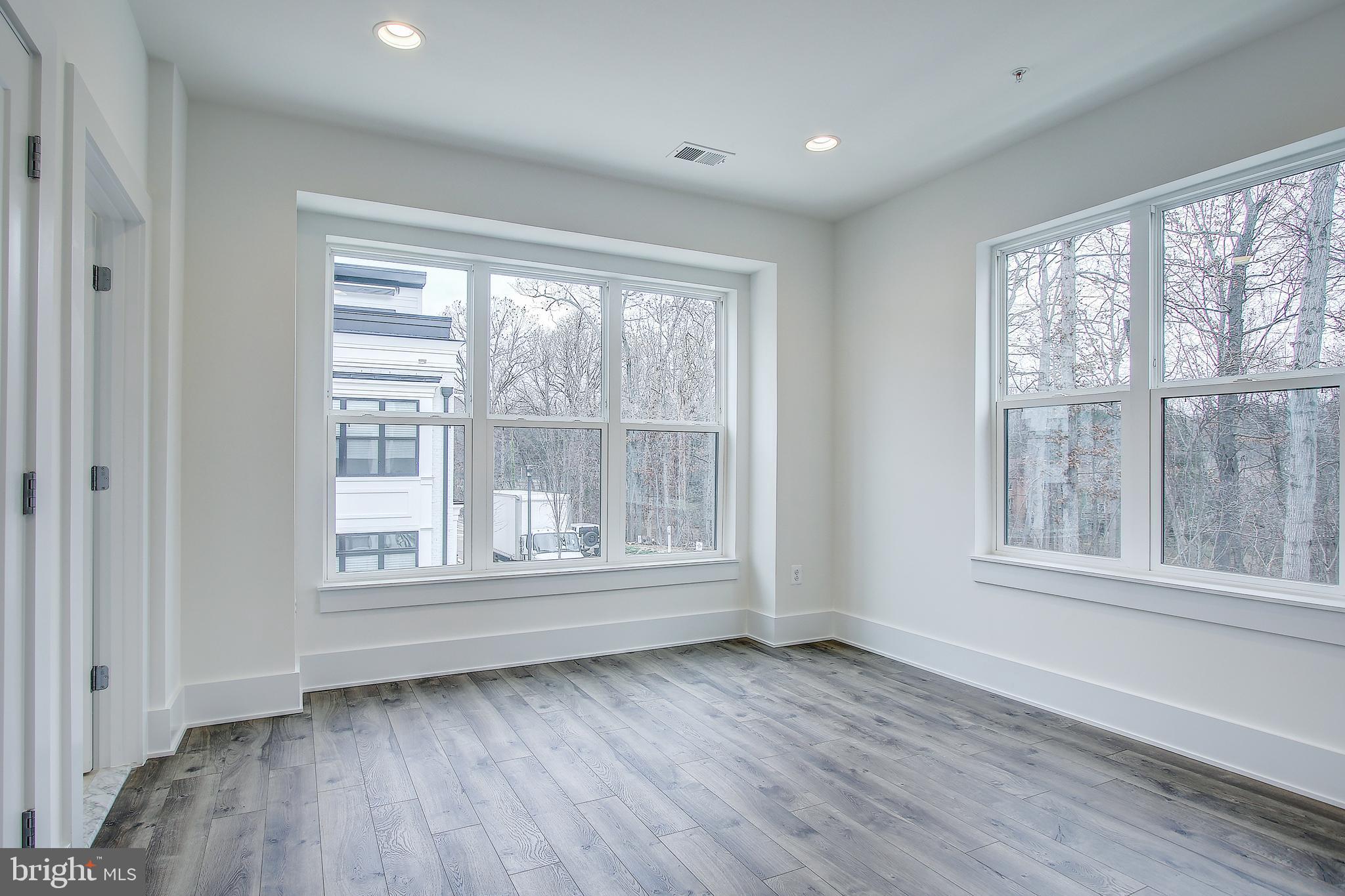 11320 Emerald Park Road Potomac, MD 20854 - Photo 24 of 43