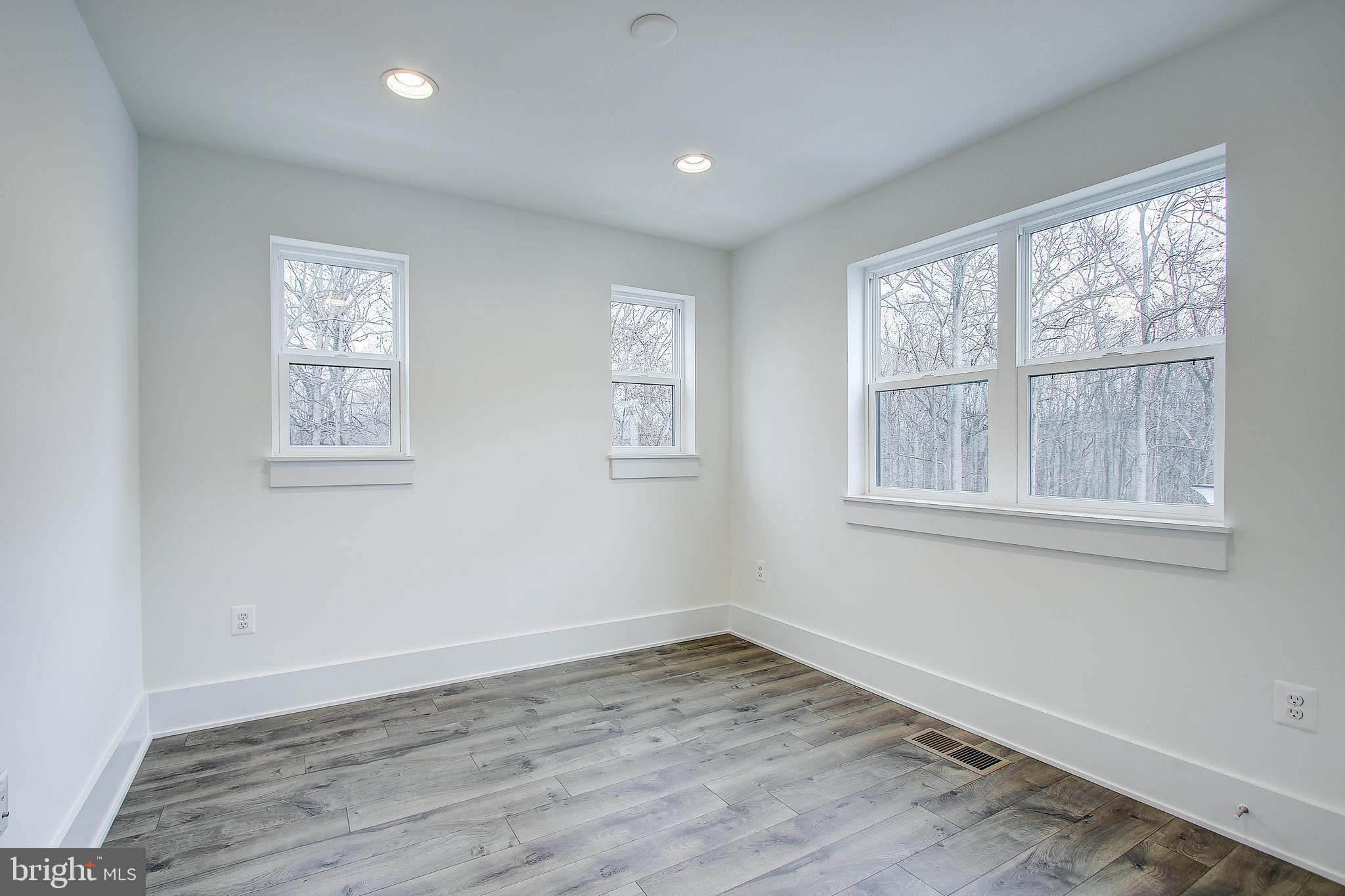 11320 Emerald Park Road Potomac, MD 20854 - Photo 29 of 43