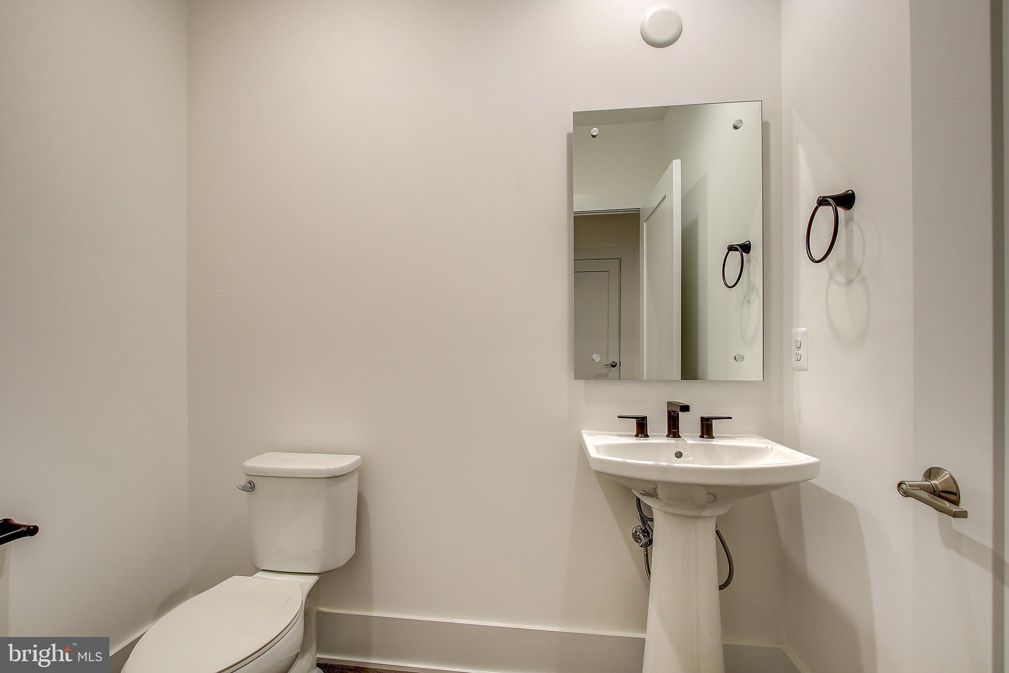 11320 Emerald Park Road Potomac, MD 20854 - Photo 34 of 43