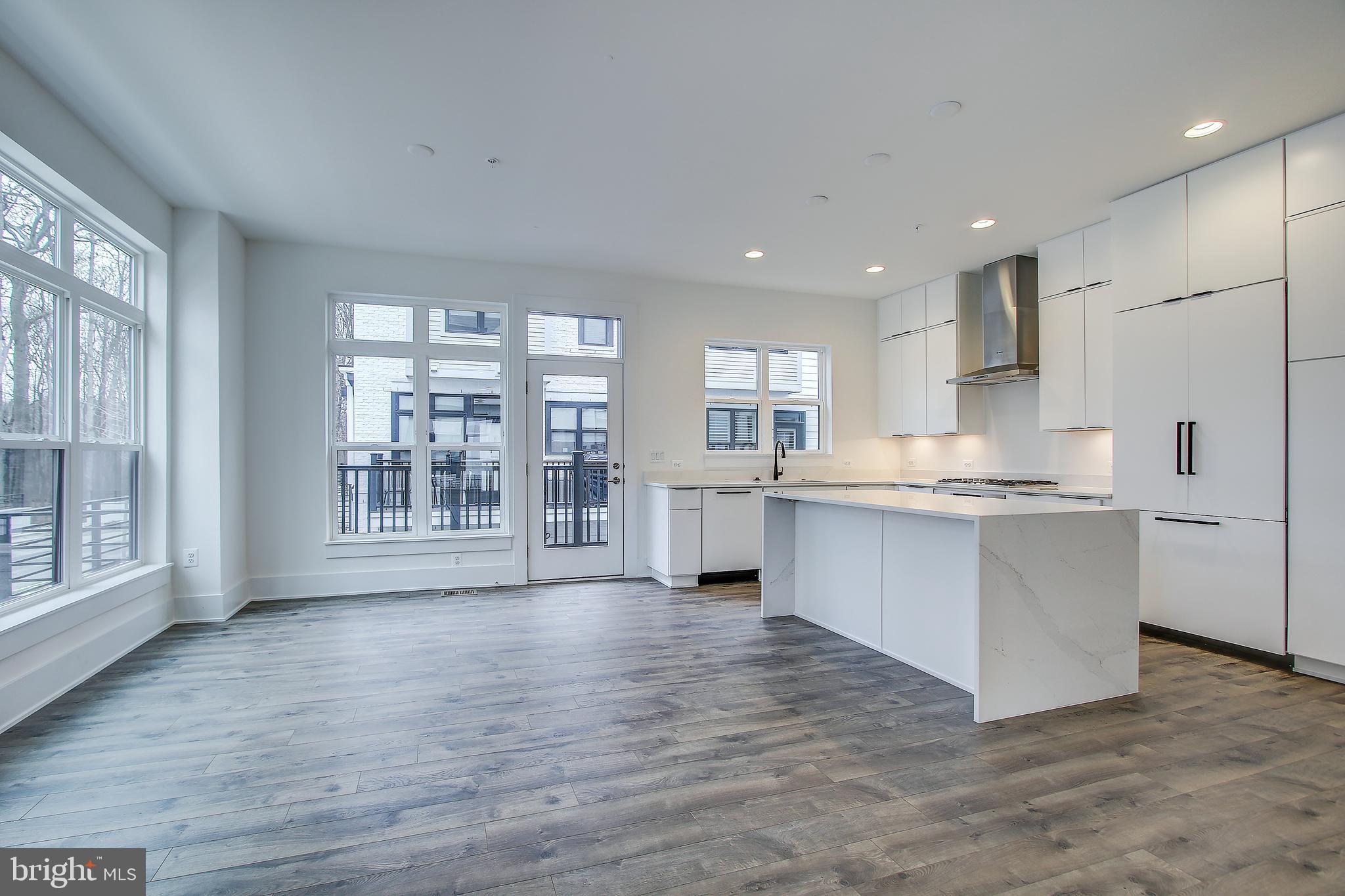 11320 Emerald Park Road Potomac, MD 20854 - Photo 6 of 43