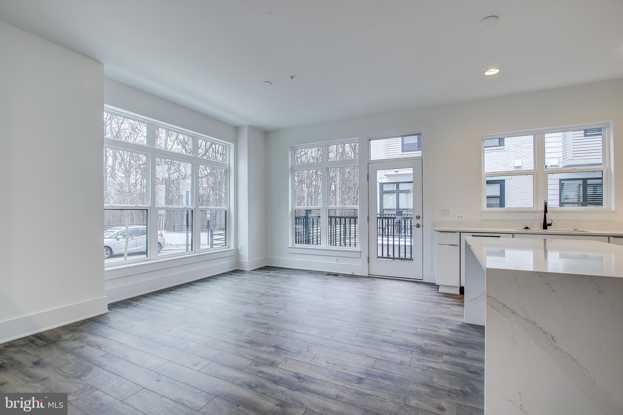 11320 Emerald Park Road Potomac, MD 20854 - Photo 7 of 43