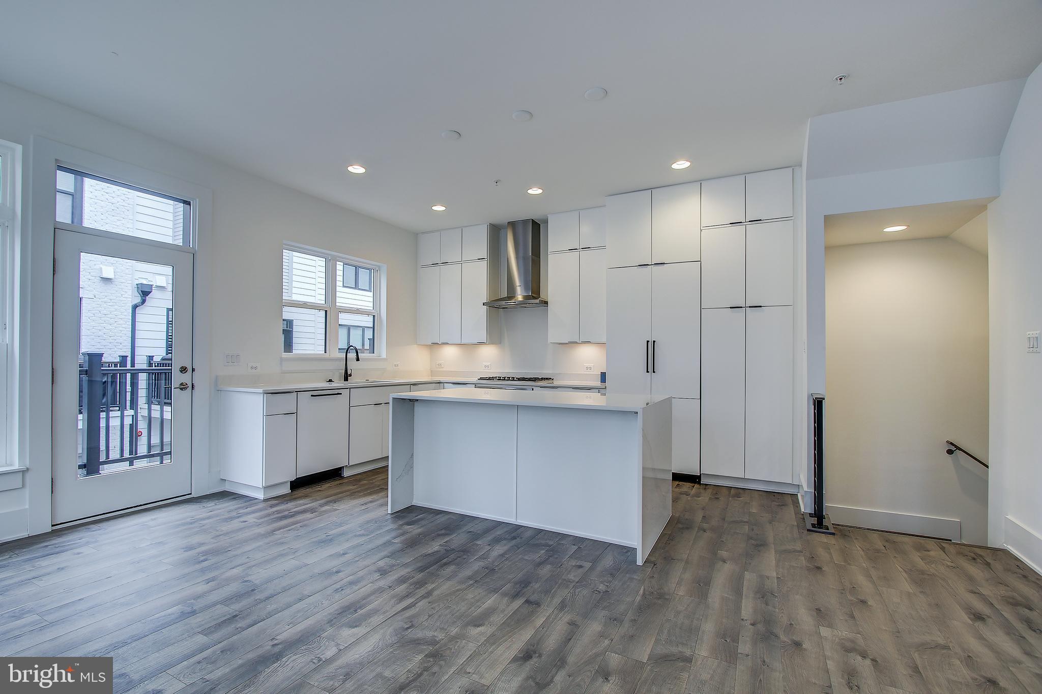 11320 Emerald Park Road Potomac, MD 20854 - Photo 10 of 43