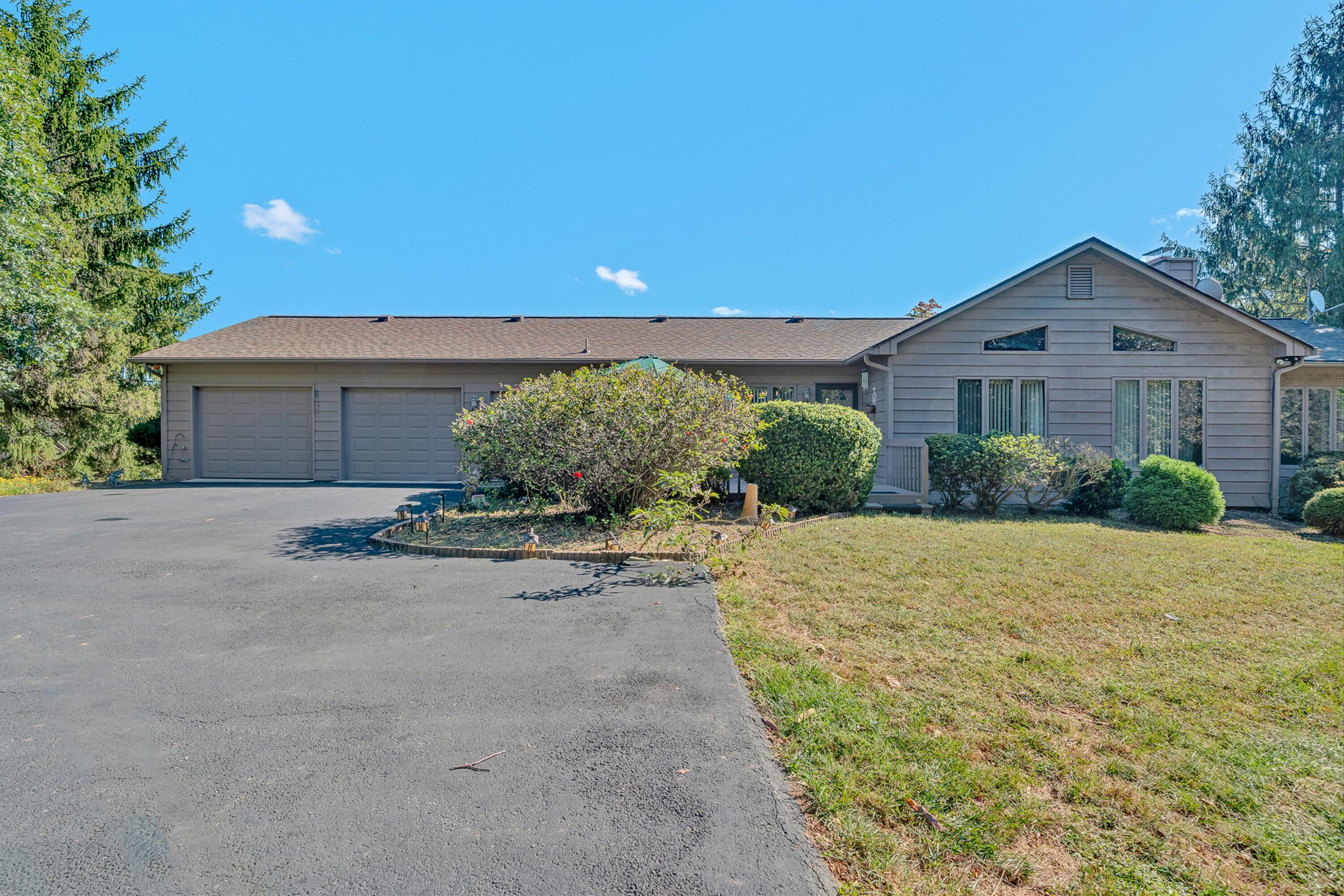 311 Foxcroft Drive Blue Ridge, VA 24064 - Photo 38 of 46 38-VM-02859