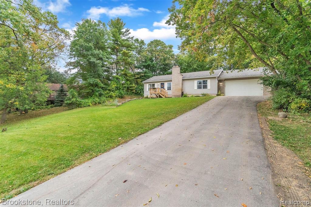 927 Frank Road Lake Orion, MI 48362 - Photo 4 of 44 Gallery Image 4