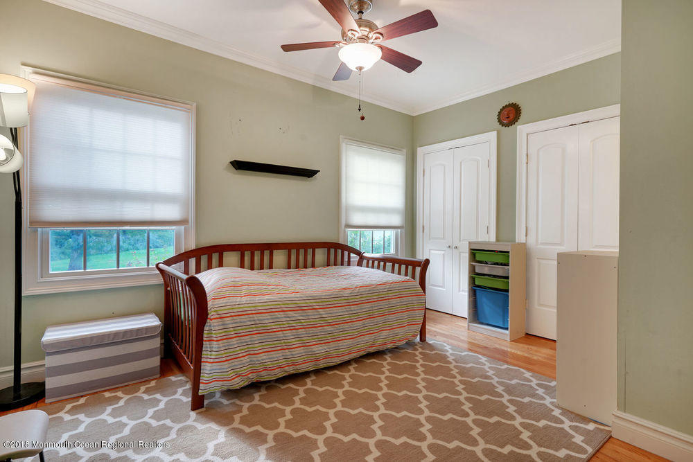 111 E Road Middletown, NJ 07718 - Photo 18 of 37 023_dsc05186-dsc05190