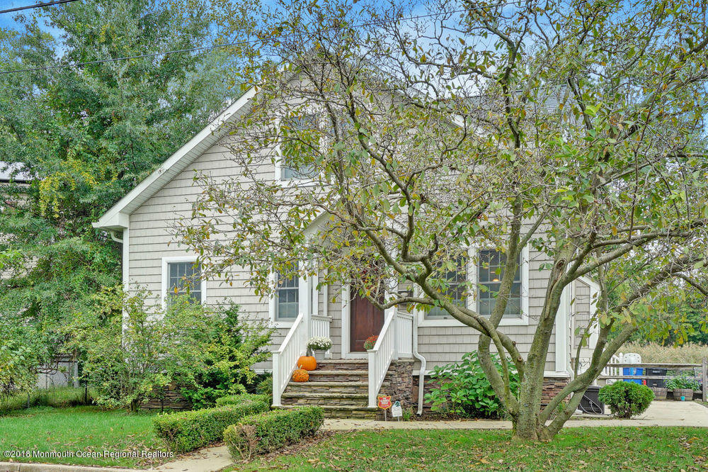 111 E Road Middletown, NJ 07718 - Photo 2 of 37 004_dsc05056-dsc05060b