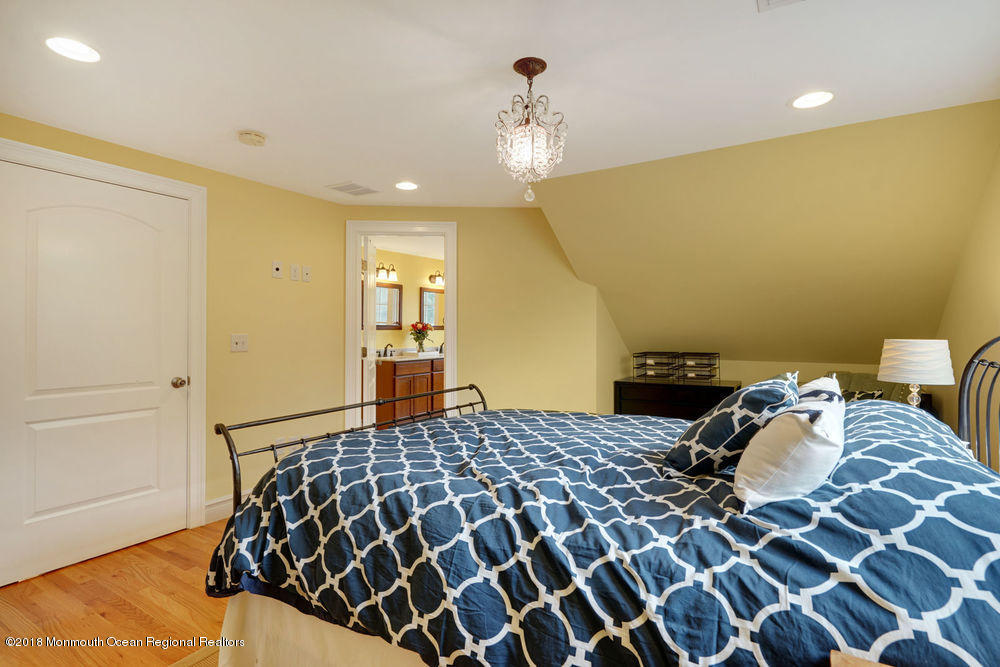 111 E Road Middletown, NJ 07718 - Photo 23 of 37 029_dsc05236-dsc05240