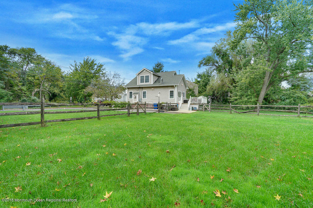 111 E Road Middletown, NJ 07718 - Photo 30 of 37 036_dsc05091-dsc05095