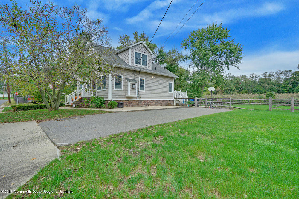 111 E Road Middletown, NJ 07718 - Photo 5 of 37 001_dsc05046-dsc05050