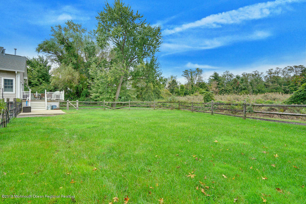 111 E Road Middletown, NJ 07718 - Photo 6 of 37 012_dsc05086-dsc05090