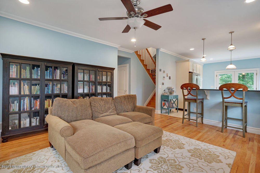 111 E Road Middletown, NJ 07718 - Photo 9 of 37 021_dsc05176-dsc05180