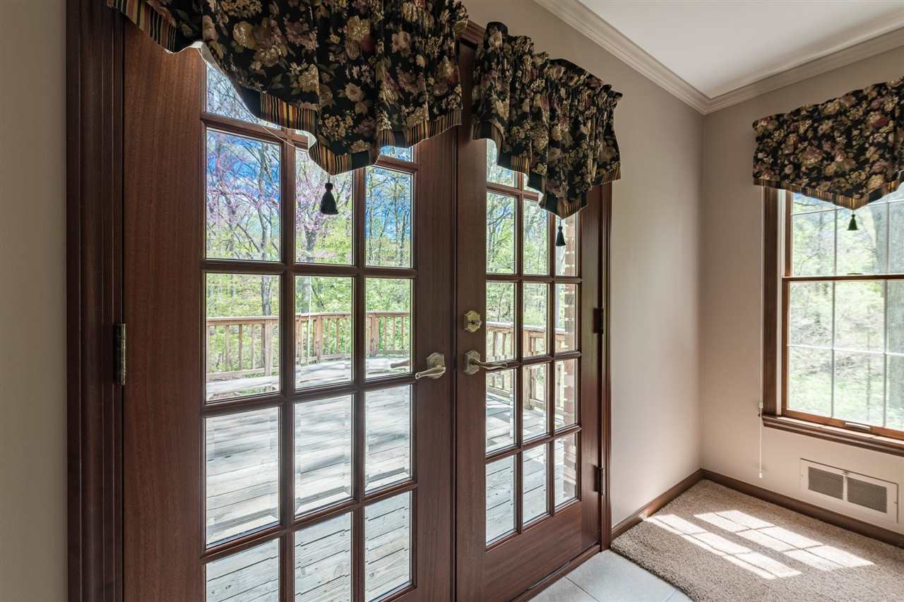 720 Edgewood Drive Rochester, MI 48306 - Photo 22 of 50 50041890-21.JPG