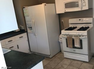4507 Telhurst Road Cleveland, OH 44121 - Photo 13 of 35